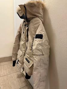 Canada Goose Jacket Woman’s - Photo 3