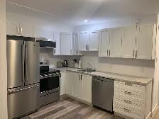Furnished One Bedroom Apartment / Appartement meublé 1 Chambre - Photo 2