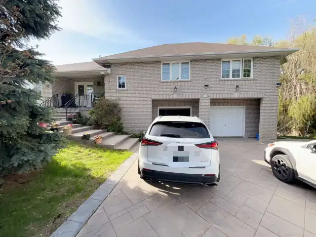 Richmond Hill - Entire Ground Floor  2-Bedroom House for Rent