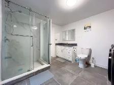 Richmond Hill - Entire Ground Floor  2-Bedroom House for Rent - Photo 7
