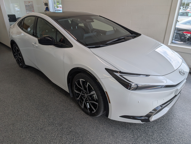2025 Toyota Prius Plug-In Hybrid XSE