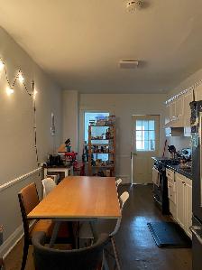 1 bedroom in 3bed 1 bath house West Toronto - Photo 4