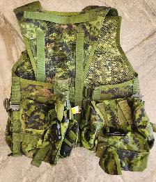Canadian Military CADPAT Tactical Load Bearing Vest - Medium - Photo 2