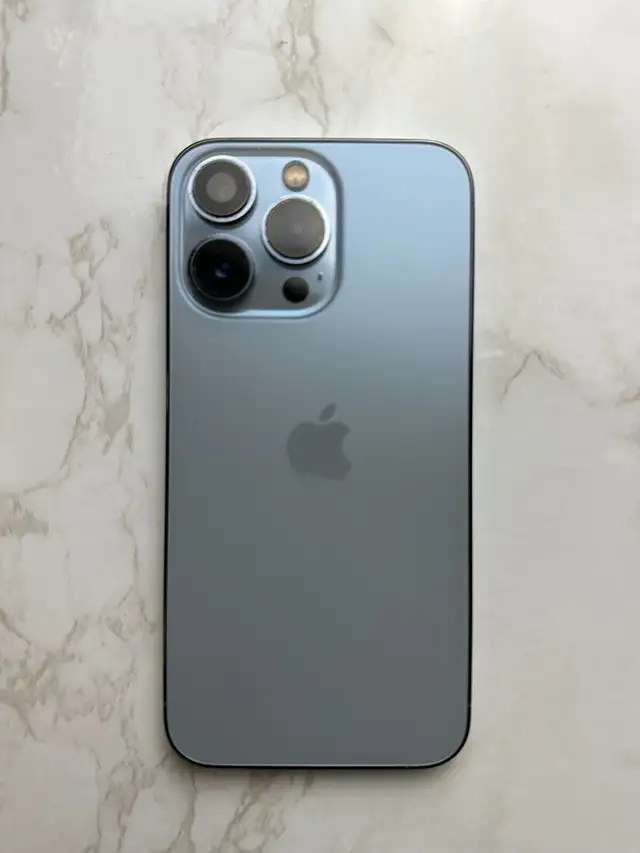 Unlocked! iPhone 13 pro 256gb With one year Warranty...