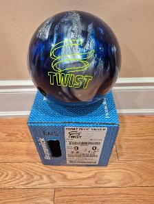 Brunswick Twist Blue Silver Bowling Ball 9 lb. Top 2.5 oz.. Used