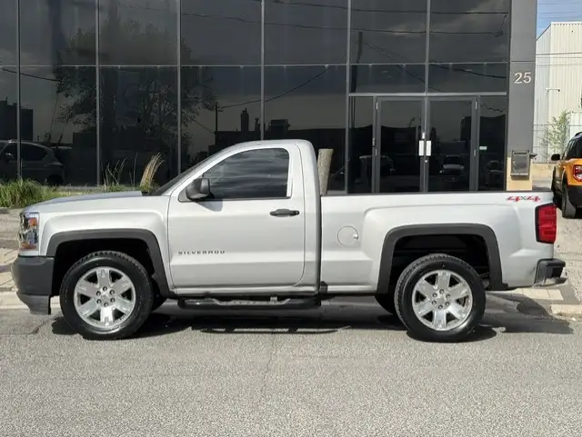 2017 Chevrolet Silverado 1500 4WD REGULAR CAB SHORT BOX-ONLY 11