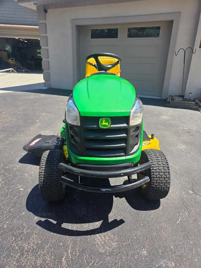 John deere e170 lawn tractor