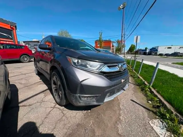 Honda CR-V 2017 Automatique 198km $15 995. Rusty 450-820-0550