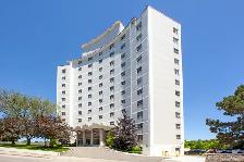 2-Bedroom Apartment for Rent in the Heart of Downtown Oakville! - Photo 17