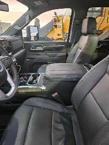 2026 GMC Sierra 3500 SLT - Photo 9
