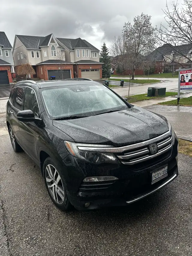 2017 Honda Pilot Touring in Mint Condition