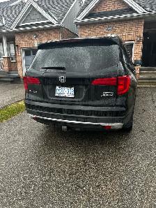2017 Honda Pilot Touring in Mint Condition - Photo 3
