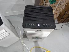 Brand New Portable 8000BTU Air Conditioner and Heater - Photo 6