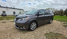 2015 Toyota Sienna XLE AWD /POWER SLIDING DOORS/NAV/LOCAL/GREAT - Photo 3