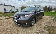 2015 Toyota Sienna XLE AWD /POWER SLIDING DOORS/NAV/LOCAL/GREAT - Photo 4