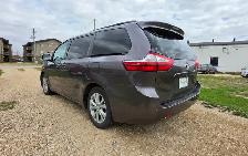 2015 Toyota Sienna XLE AWD /POWER SLIDING DOORS/NAV/LOCAL/GREAT - Photo 13