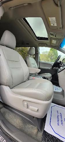 2015 Toyota Sienna XLE AWD /POWER SLIDING DOORS/NAV/LOCAL/GREAT - Photo 21