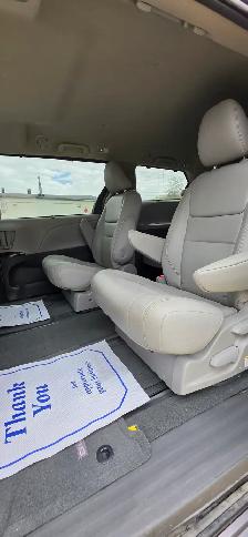 2015 Toyota Sienna XLE AWD /POWER SLIDING DOORS/NAV/LOCAL/GREAT - Photo 24