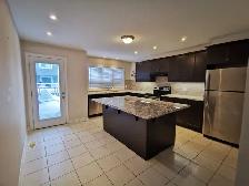Townhouse - 4 Beds Office, 4 Baths, 2 Car Garage - Ottawa/Kanata - Photo 3