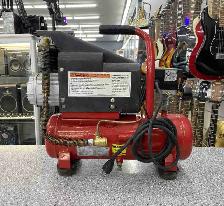 Clarke Air 1.5 Gallon Compressor - Photo 2