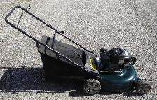 YARDMACHINES REAR BAG GAS LAWNMOWER - Photo 2