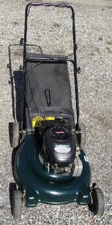 YARDMACHINES REAR BAG GAS LAWNMOWER - Photo 3