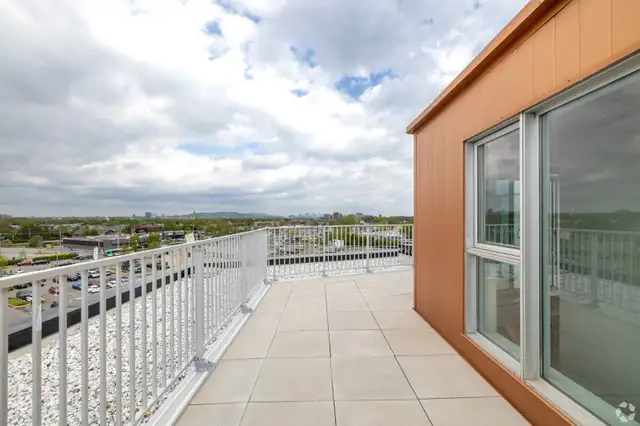 Grand 5 ½ de 1 098 pi² | 2 salles de bain | LaSalle