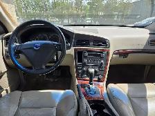 2005 Volvo S60 BEING SOLD AS IS - RUNS GREAT - COLD A/C - Photo 6