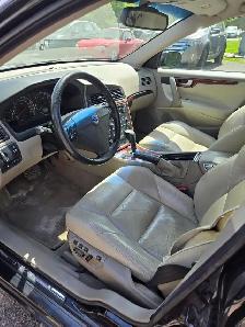 2005 Volvo S60 BEING SOLD AS IS - RUNS GREAT - COLD A/C - Photo 7