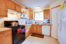 Taradale Main Floor 3 Bedrooms 2 Washrooms For Rent 1st Sept - Photo 5