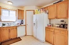 Taradale Main Floor 3 Bedrooms 2 Washrooms For Rent 1st Sept - Photo 7