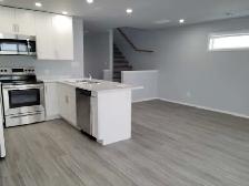 3 bedroom townhouse with garage for rent URGENT - Photo 2