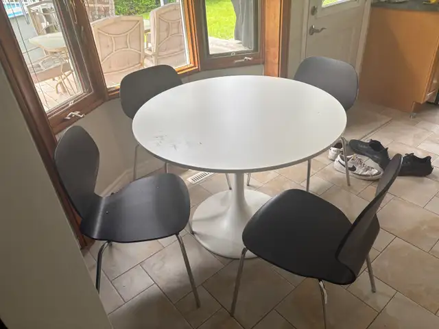 kitchen table and chairs