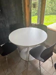kitchen table and chairs - Photo 3