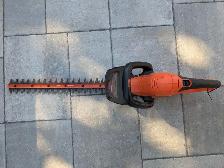 BLACK DECKER 22' Corded Hedge Trimmer
