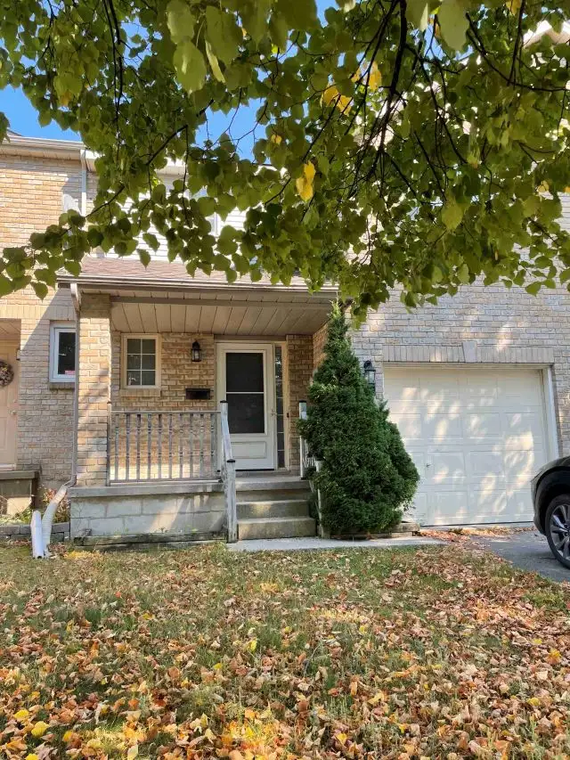 3 bed at 89 Rose abbey Kingston Ontario