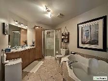 Grand et Beau condo 4 1/2  à louer à La Prairie - Photo 4