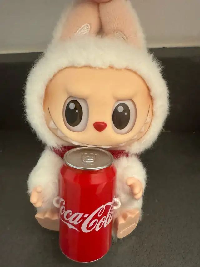 Coca Cola labubu