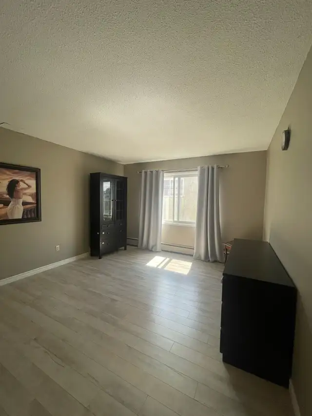 FOR RENT 1 & 2 Bd apartments - 11916 105 St Edmonton area NAIT