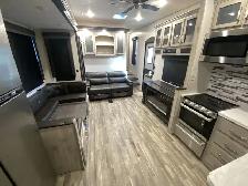 2023 Keystone Avalanche 352BH – Priced Below Cost - Photo 7