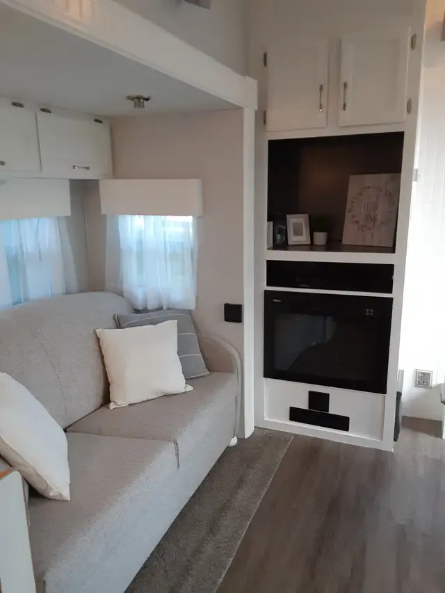 2007 Crossroads Cruiser Fifth Wheel with Full  Seasonal Camping