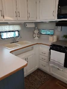 2007 Crossroads Cruiser Fifth Wheel with Full  Seasonal Camping - Photo 3