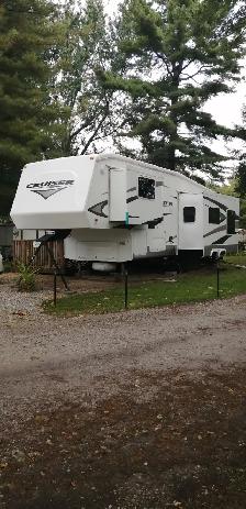 2007 Crossroads Cruiser Fifth Wheel with Full  Seasonal Camping - Photo 4
