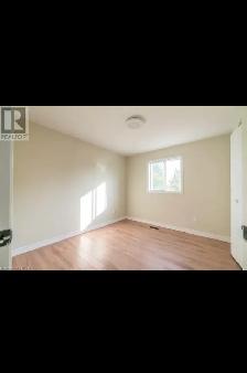 Beautiful 2 storey home for rent - Photo 5