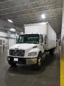 TWO MEN 16 / 26 FEET TRUCK MOVING DELIVERY COMMERCIAL INDUSTR - Photo 2