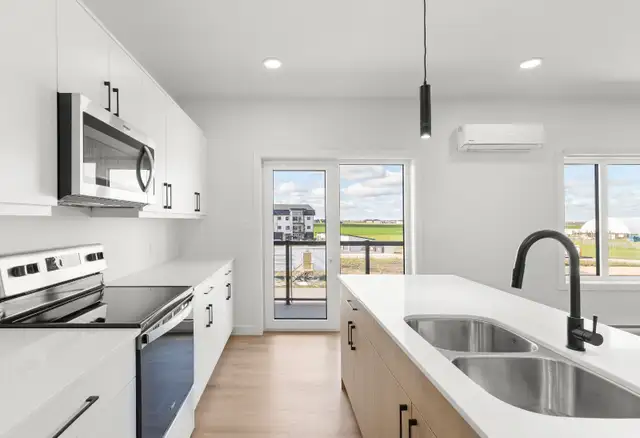 Beautiful 2 Bed 2 Bath Apartment for Rent in Steinbach!