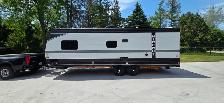 2023 26' KEYSTONE-PRO 4 SEASON R 32-HEATED TANKS-SOLAR PACK-BUNK - Photo 2