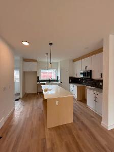 Townhome for Rent in Baysprings Terr SW, Airdrie Alberta - Photo 2