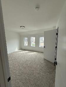 Townhome for Rent in Baysprings Terr SW, Airdrie Alberta - Photo 5