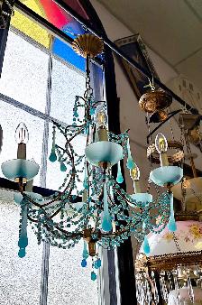 ANTIQUE BLUE MURANO GLASS DROP- GILDED METAL CHANDELIER - Photo 2